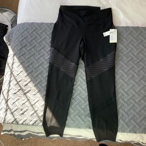Old Navy active leggings, def could wear to dinner with nice top! NWT